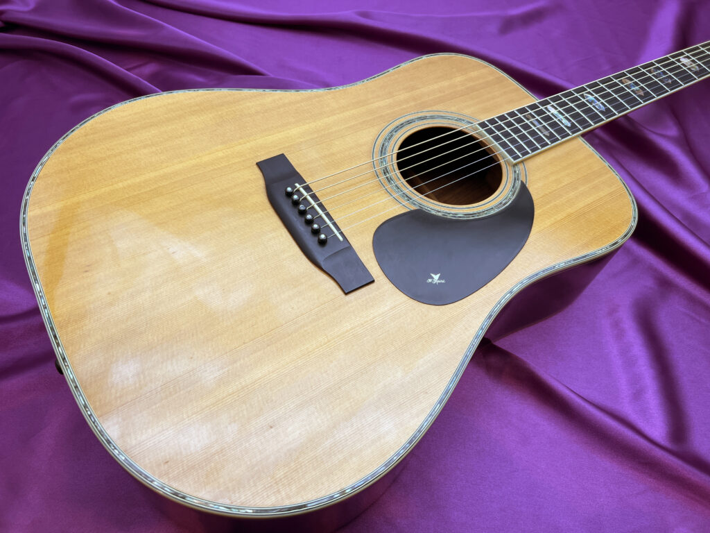 愛媛県松山市より、K.Yairi YW-600 1979年製 アコーステックギターを 
